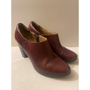 Clarks‎ Artisan Women's Size 9M Ankle Boots Booties Zip Heel Leather
